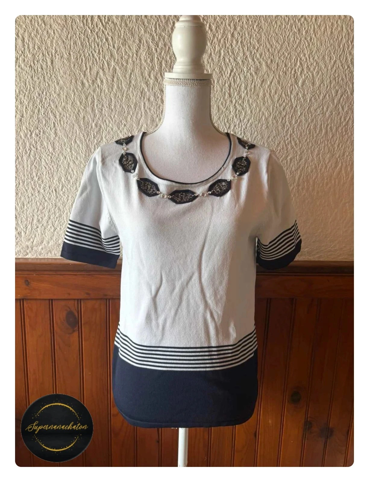Haut chic blanc et bleu marine Afibel – Détails strass / perles – Taille M / 38